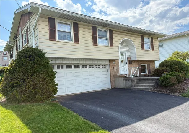 Homes for sale in Northampton, PA | 2204 Northampton Ave, Northampton, PA 18067 | MLS# 777515