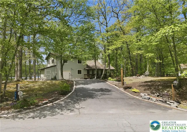 Homes for sale in Milford, PA | 342 Gold Key Rd, Milford, PA 18337 | MLS# 777495