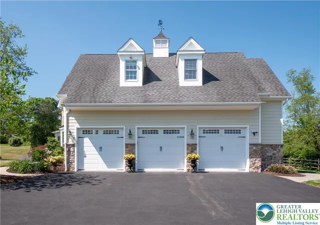 Homes for sale in Springfield Twp, PA | 1910 Tulpe Wy, Springfield Twp, PA 18077 | MLS# 777193