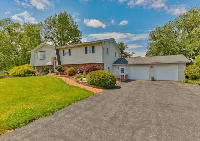 Homes for sale in North Whitehall Twp, PA | 3115 Rick Rd, North Whitehall Twp, PA 18078 | MLS# 777617