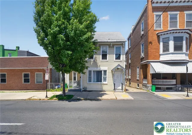 Homes for sale in Allentown City, PA | 733 Chew St, Allentown City, PA 18102 | MLS# 777626
