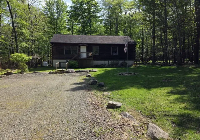 2nd image of 1037 Maplewood Dr, Newfoundland, PA 18445 | MLS# 777687