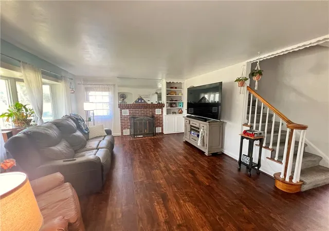 3rd image of 1345 W Macada Rd, Bethlehem, PA 18017 | MLS# 777692