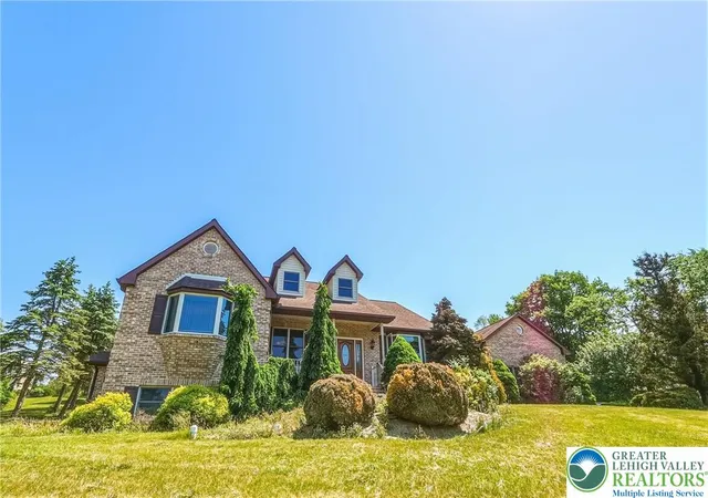 Homes for sale in North Whitehall Twp, PA | 5217 Cider Press Rd, North Whitehall Twp, PA 18078 | MLS# 777111