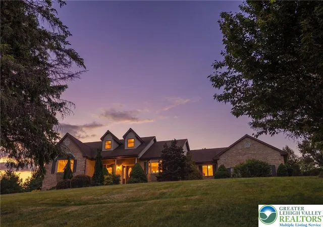 Homes for sale in North Whitehall Twp, PA | 5217 Cider Press Rd, North Whitehall Twp, PA 18078 | MLS# 777111