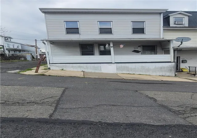 Homes for sale in Pottsville, PA | 322 W Race St, Pottsville, PA 17901 | MLS# 776874