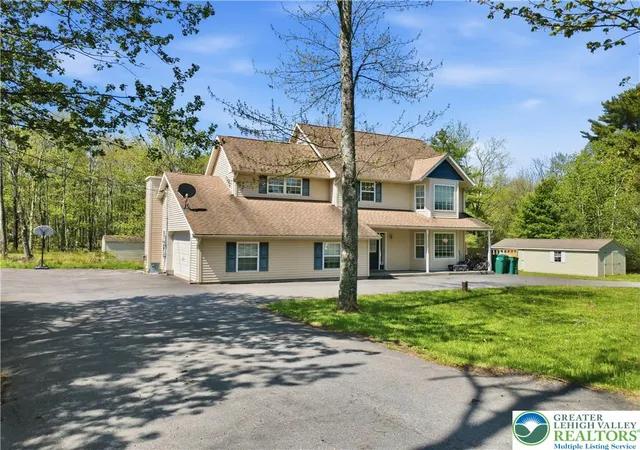 Homes for sale in Tobyhanna Twp, PA | 155 Cranberry Dr, Tobyhanna Twp, PA 18610 | MLS# 777581