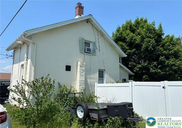 Homes for sale in Salisbury Twp, PA | 920 E Juniata St, Salisbury Twp, PA 18103 | MLS# 777413