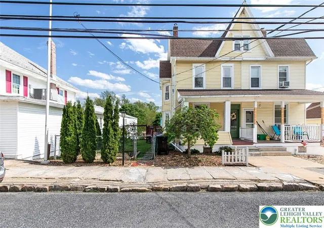 Homes for sale in Washington Twp, PA | 4216 Main St, Washington Twp, PA 18079 | MLS# 777568