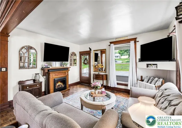 Homes for sale in Washington Twp, PA | 4216 Main St, Washington Twp, PA 18079 | MLS# 777568