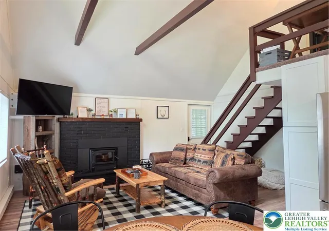 Homes for sale in Coolbaugh Twp, PA | 136 Tomhickon Trl, Coolbaugh Twp, PA 18347 | MLS# 777443
