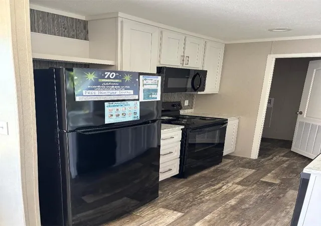 Photo 3 of Manufactured home for sale at 40 Lot 40 Portland Trailer Park Dr #40, Mount Bethel, PA 18343 | MLS# 777799 | Listing updated on 2026-05-27