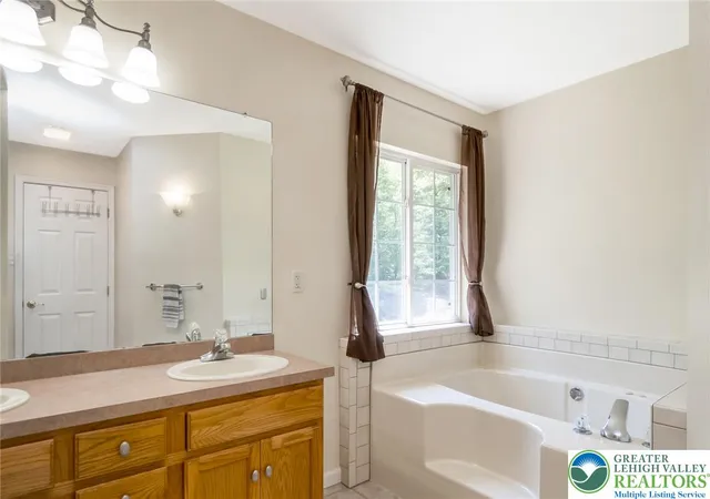 Homes for sale in Chestnuthill Twp, PA | 103 Terrace Dr, Chestnuthill Twp, PA 18353 | MLS# 777812