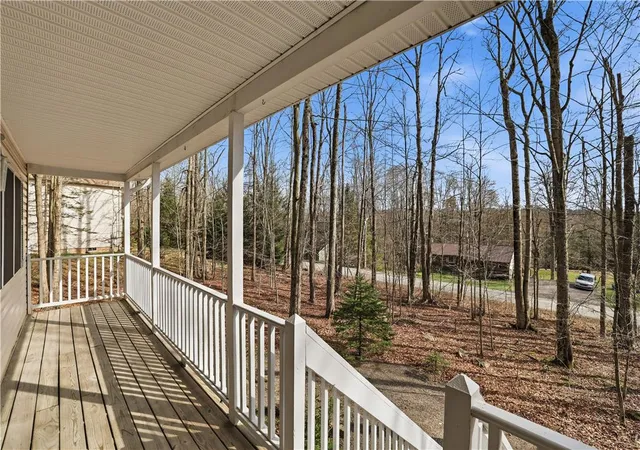 Homes for sale in Tobyhanna Twp, PA | 104 Merriment Ln, Tobyhanna Twp, PA 18610 | MLS# 775655