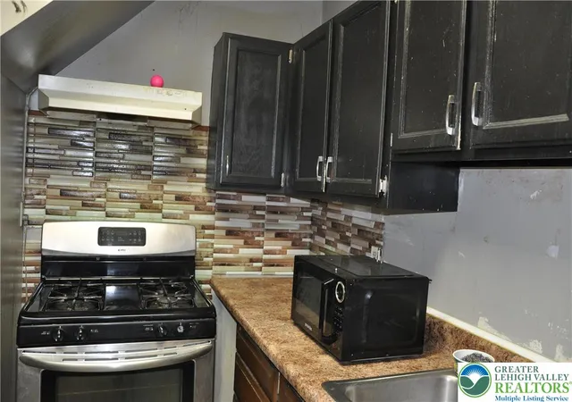 Photo 3 of Sale Pending at 513 W Allen St, Allentown, PA 18102 | MLS# 777729 | Listing updated on 2026-06-22