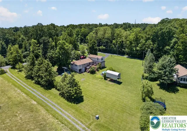 3rd image of 1433 Flint Hill Rd, Coopersburg, PA 18036 | MLS# 777710