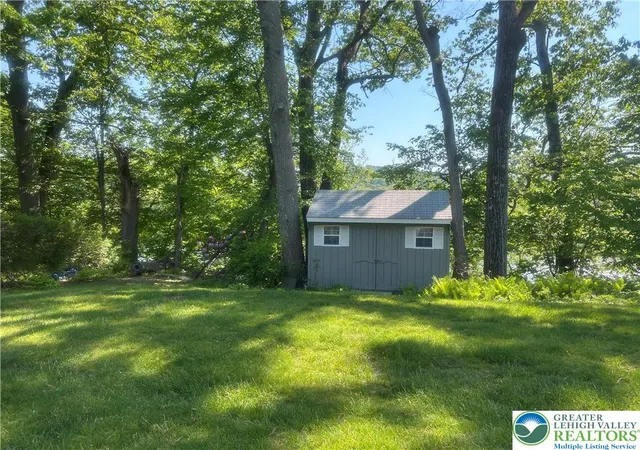 Homes for sale in Upper Mt Bethel Twp, PA | 4379 River Rd, Upper Mt Bethel Twp, PA 18343 | MLS# 777225