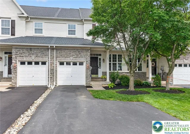 Homes for sale in Upper Macungie Twp, PA | 1071 King Wy, Upper Macungie Twp, PA 18031 | MLS# 777835