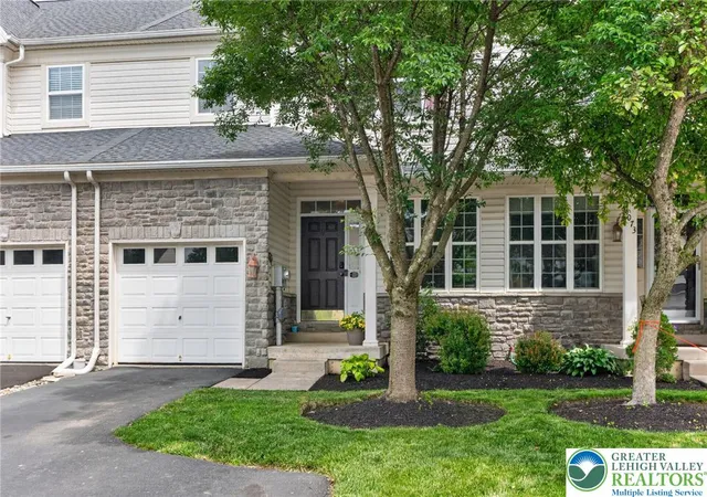 Homes for sale in Upper Macungie Twp, PA | 1071 King Wy, Upper Macungie Twp, PA 18031 | MLS# 777835