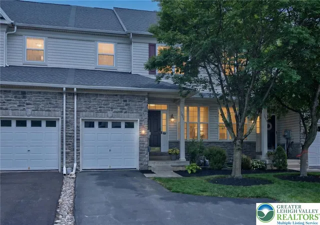 Homes for sale in Upper Macungie Twp, PA | 1071 King Wy, Upper Macungie Twp, PA 18031 | MLS# 777835