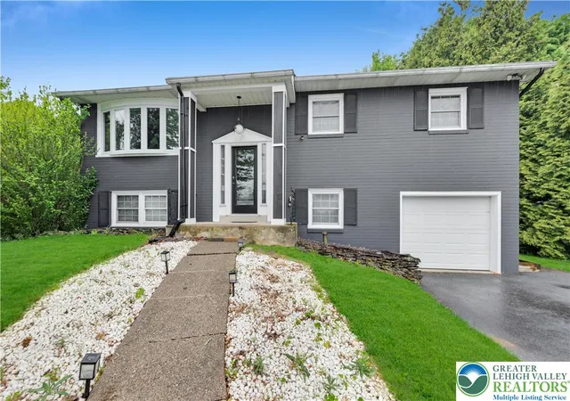 Homes for sale in Palmer Twp, PA | 2727 Queen, Palmer Twp, PA 18045 | MLS# 777745