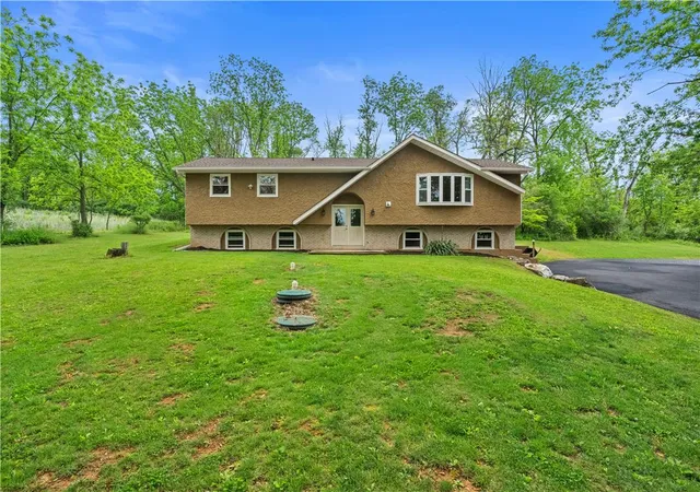1st image of 1040 Riverview Dr, Lehigh Twp, PA 18088 | MLS# 777897
