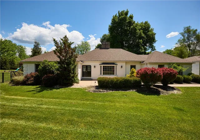 Homes for sale in Bethlehem City, PA | 1989 W Point Dr, Bethlehem City, PA 18015 | MLS# 776816