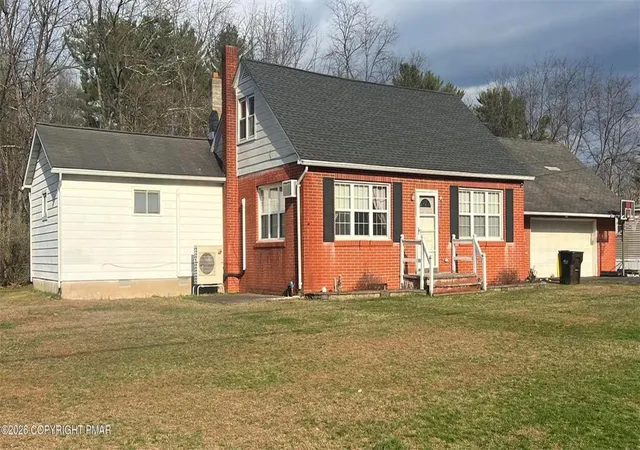 Homes for sale in Stroudsburg, PA | 1564 Spruce St, Stroudsburg, PA 18360 | MLS# 777974