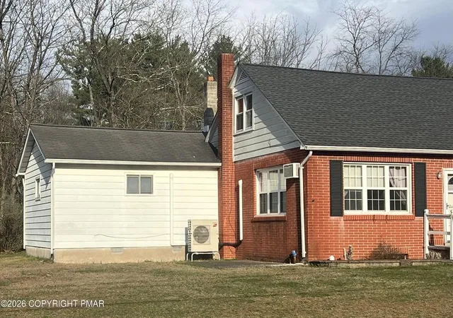 Homes for sale in Stroudsburg, PA | 1564 Spruce St, Stroudsburg, PA 18360 | MLS# 777974