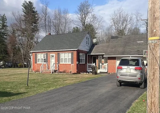 Homes for sale in Stroudsburg, PA | 1564 Spruce St, Stroudsburg, PA 18360 | MLS# 777974