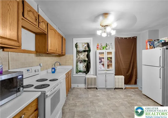 Listing Photo 2 - Condo for sale in building located at 331 Broadway, Bethlehem City, PA 18015 - Unit #