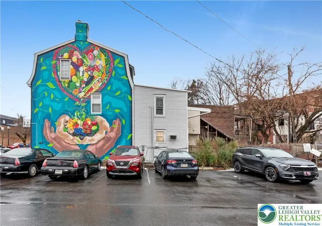 Listing Photo 3 - Condo for sale in building located at 331 Broadway, Bethlehem City, PA 18015