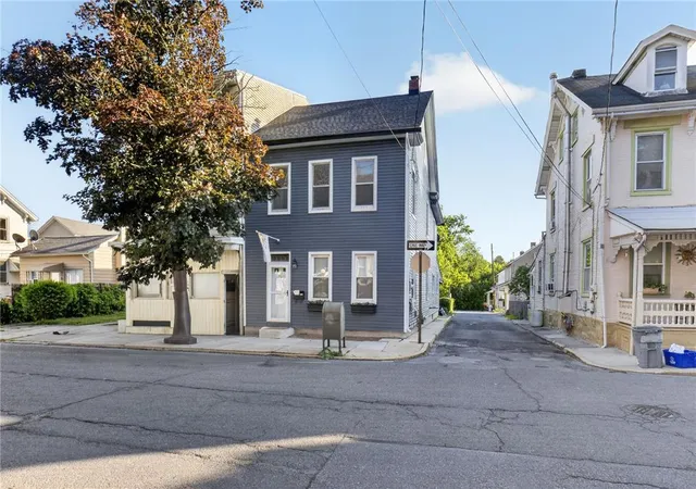 4th image of 122 Front St, Catasauqua, PA 18032 | MLS# 777933