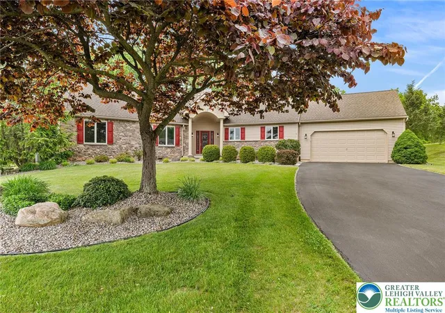 Homes for sale in Lower Macungie Twp, PA | 1223 Morning Star Dr, Lower Macungie Twp, PA 18106 | MLS# 777720