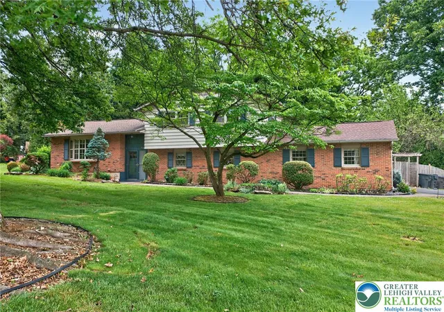Homes for sale in Bethlehem, PA | 797 Barrymore Ln, Bethlehem, PA 18017 | MLS# 778029