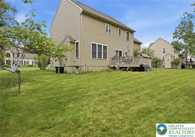 32nd image of 1017 Woodberry Dr, Mountain Top, PA 18707 | MLS# 778051