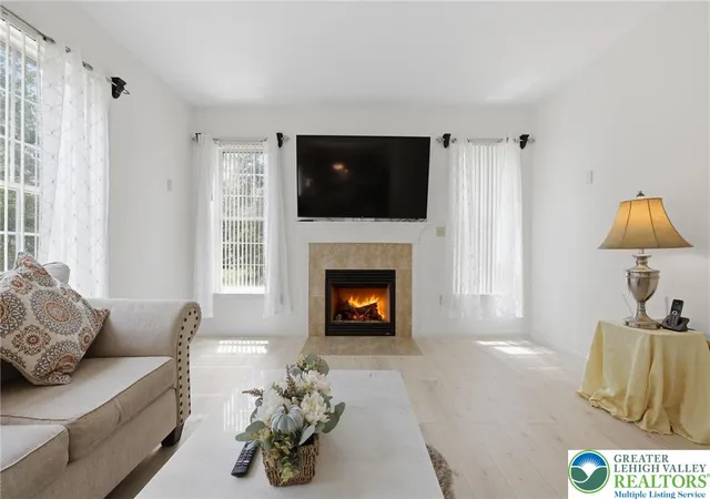 5th image of 1017 Woodberry Dr, Mountain Top, PA 18707 | MLS# 778051