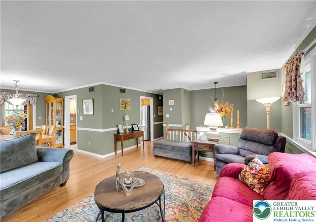 Homes for sale in Lower Macungie Twp, PA | 5970 Club House Ln, Lower Macungie Twp, PA 18106 | MLS# 777312