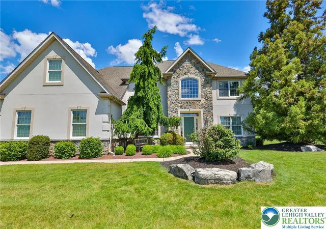 Homes for sale in Lower Nazareth Twp, PA | 351 Manor Dr, Lower Nazareth Twp, PA 18064 | MLS# 776658