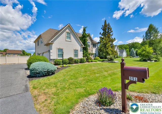 Homes for sale in Lower Nazareth Twp, PA | 351 Manor Dr, Lower Nazareth Twp, PA 18064 | MLS# 776658