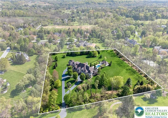 Homes for sale in Lower Saucon Twp, PA | 1731 Red Hawk Wy, Lower Saucon Twp, PA 18015 | MLS# 775915