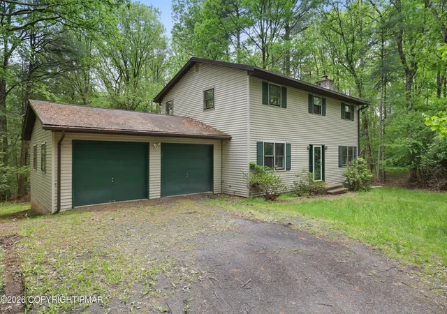 Homes for sale in Chestnuthill Twp, PA | 1585 Starry Ln, Chestnuthill Twp, PA 18330 | MLS# 778081