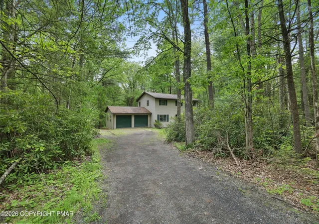Homes for sale in Chestnuthill Twp, PA | 1585 Starry Ln, Chestnuthill Twp, PA 18330 | MLS# 778081