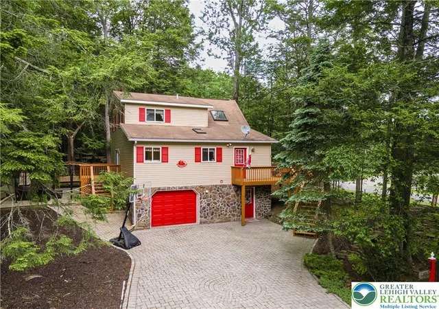 Photo 1 of Sale Pending at 1006 Rolling Hills Dr, Lake Ariel, PA 18436 | MLS# 777905 | Listing updated on 2026-07-21