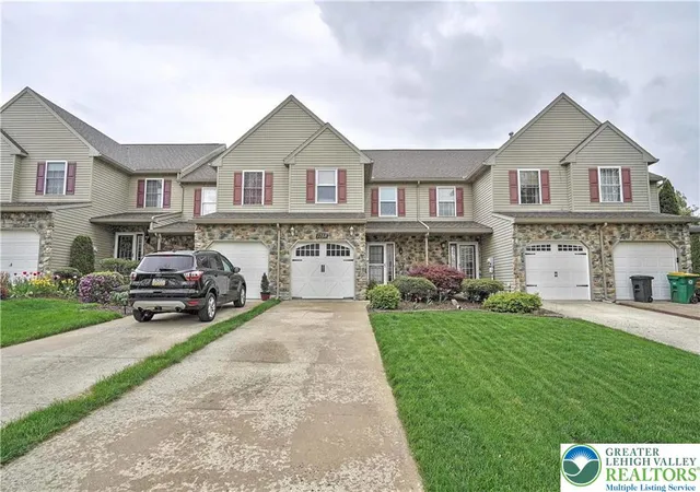 Homes for sale in Lower Macungie Twp, PA | 1758 Pinewind Dr, Lower Macungie Twp, PA 18011 | MLS# 777930