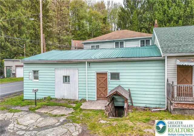 3rd image of 38 N Eighth, Mahanoy City, PA 17948 | MLS# 778116