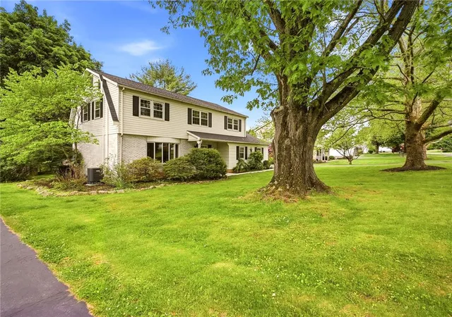 Homes for sale in Lower Saucon Twp, PA | 2065 Pleasant Dr, Lower Saucon Twp, PA 18015 | MLS# 778042