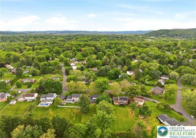 Homes for sale in Lower Saucon Twp, PA | 2065 Pleasant Dr, Lower Saucon Twp, PA 18015 | MLS# 778042