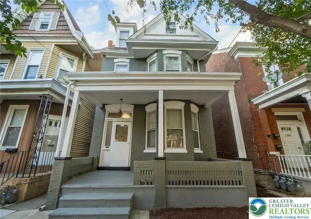 Homes for sale in Easton, PA | 1307 Washington St, Easton, PA 18042 | MLS# 778094