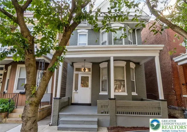 Homes for sale in Easton, PA | 1307 Washington St, Easton, PA 18042 | MLS# 778094